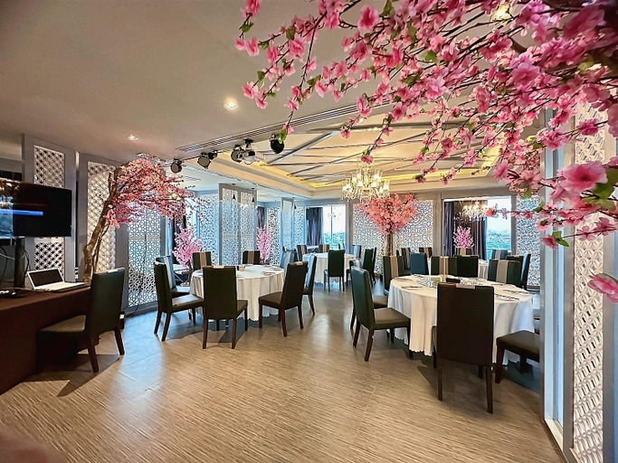 Food & Drinks 5, Sky Dome Resotel, Lat Phrao