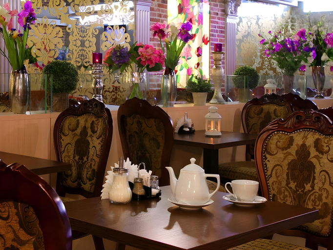 Food & Drinks 5, Sunflower River Hotel Moscow, Central