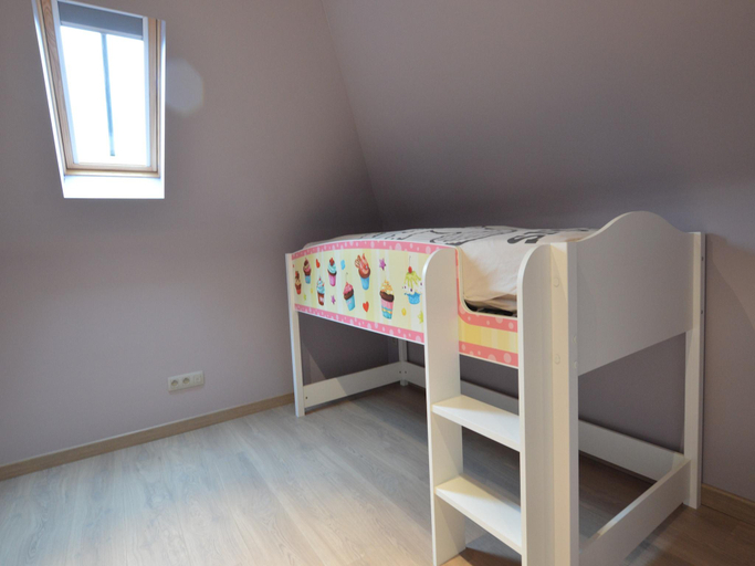Bedroom 2, Cozy Holiday Home in Aalter near Lake, Oost-Vlaanderen