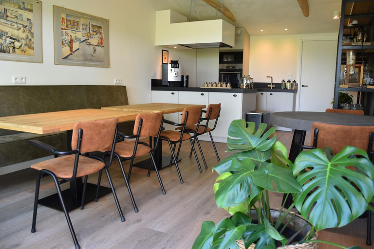 Food & Drinks, Doezumertocht, Grootegast