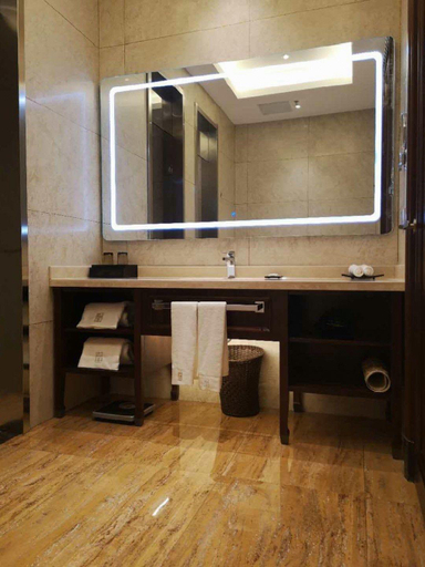 Bathroom, Phoenix International Hotel, Chaoyang