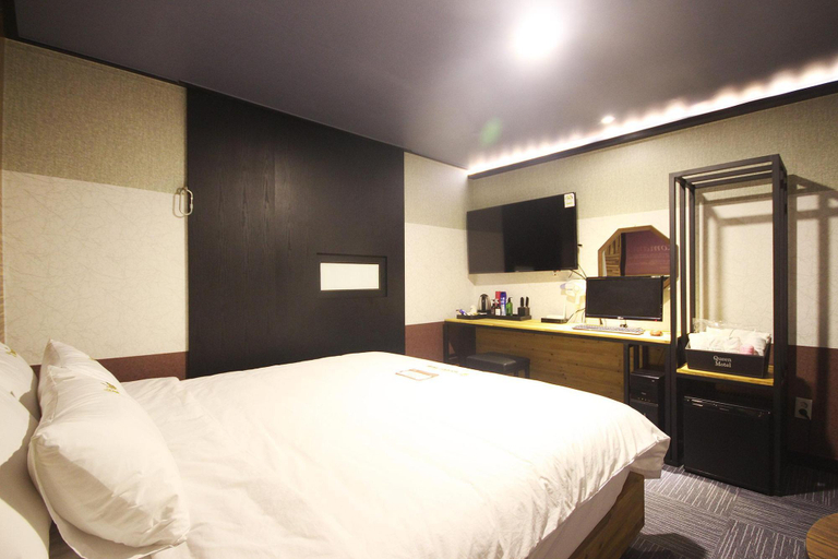 Bedroom 4, Busan Hadan Hue & Hotel, Saha