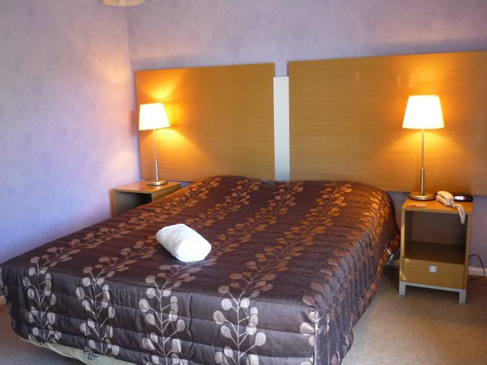 Bedroom 2, Safari Motel, Rangitikei
