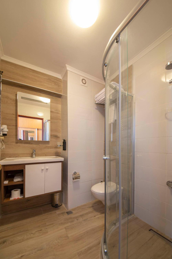 Bathroom 4, Canak Hotel, Merkez