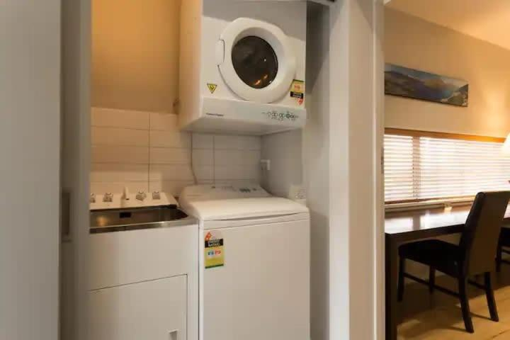 Others 4, Luxury 1 Bedroom Studio, Queenstown-Lakes