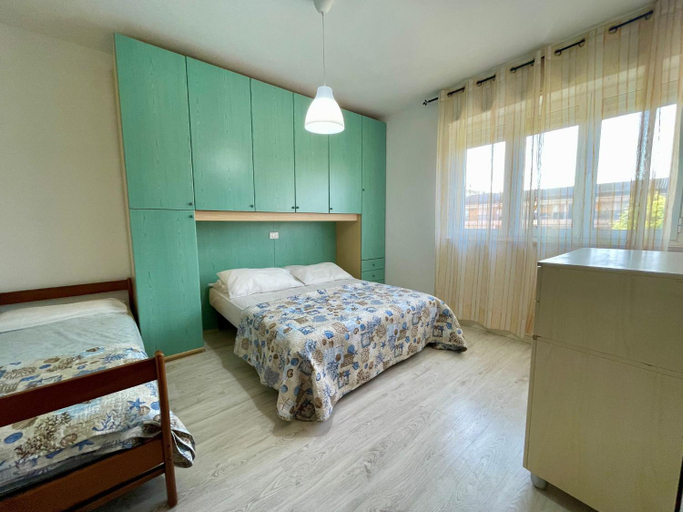 Bedroom 2, Apartment for 7 people with sea view A C, Venezia