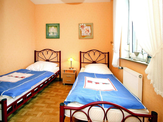 Bedroom 2, Bungalow Klonsnack, Dornumersiel, Aurich