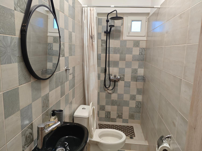 Bathroom, Aggeliki apartment, Central Macedonia