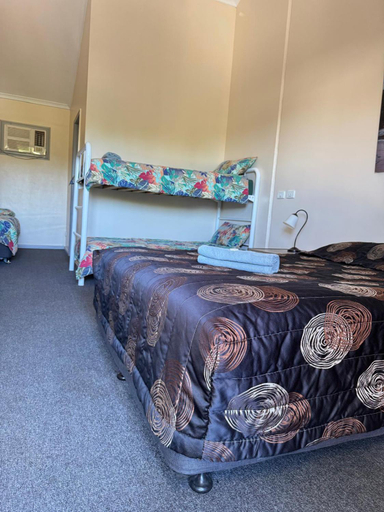 Bedroom 3, Wentworth Central Motor Inn, Wentworth