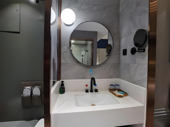 Bathroom 3, LANOU Hotel Henan Luoyang Wanda Plaza Wangfujing, Luoyang