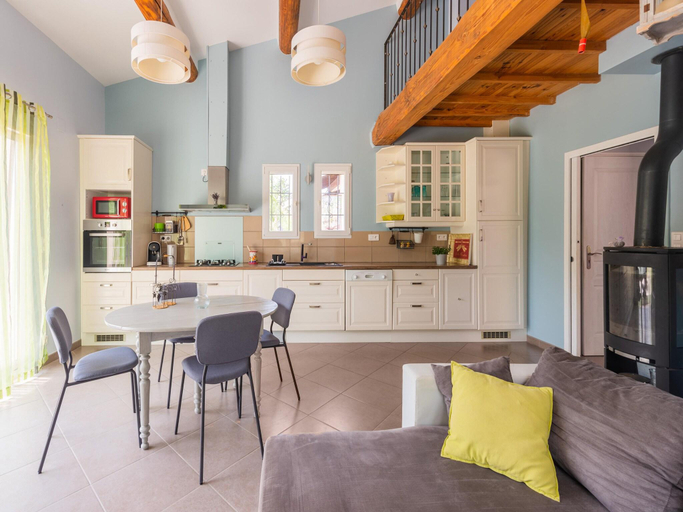 Others 5, Holiday Home in Vaucluse near Mont Ventoux, Vaucluse