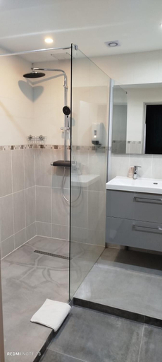 Bathroom 3, Garabit Hôtel, Cantal