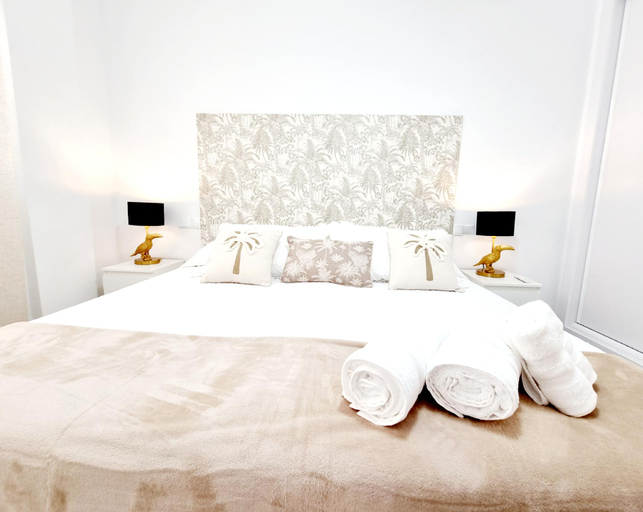 Bedroom, Modern and Cozy Apartment Just Steps from Los Locos Beach, Alicante