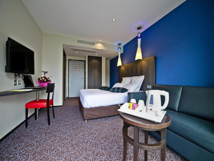 Bedroom 3, Logis Hotel Victor Hugo & Spa, Doubs