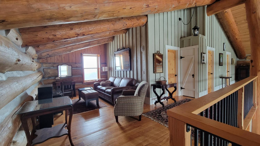 Others 4, Firefly Creek Lodge, Ontario