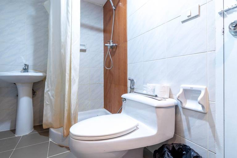 Bathroom 5, Omni Tower Sukhumvit Nana, Khlong Toey