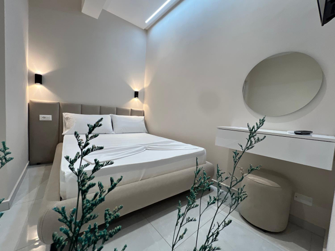 Others 5, Aloju Rooms, Vlorës