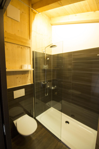 Bathroom 3, Hüttenhotel Husky Lodge, Schwyz