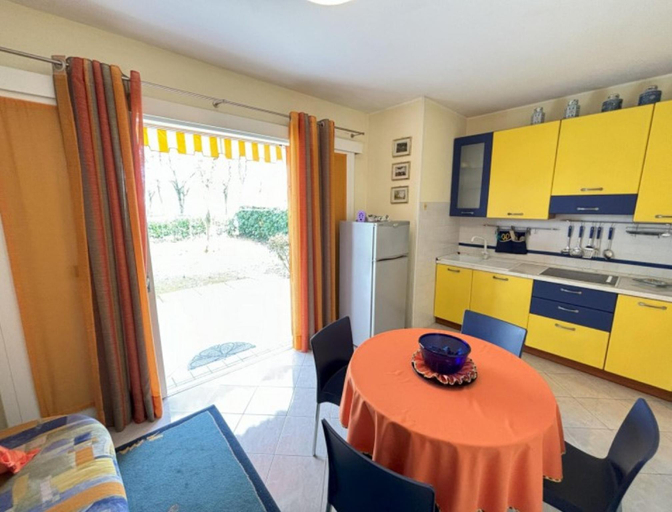 Others 5, Ground floor apartment with private garden, Venezia