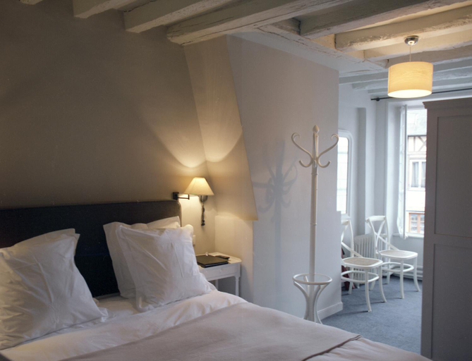 Bedroom 3, La Licorne, Eure