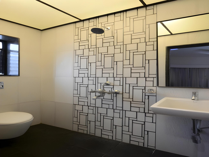 Bathroom, Hotel Raj Mahal, Pune