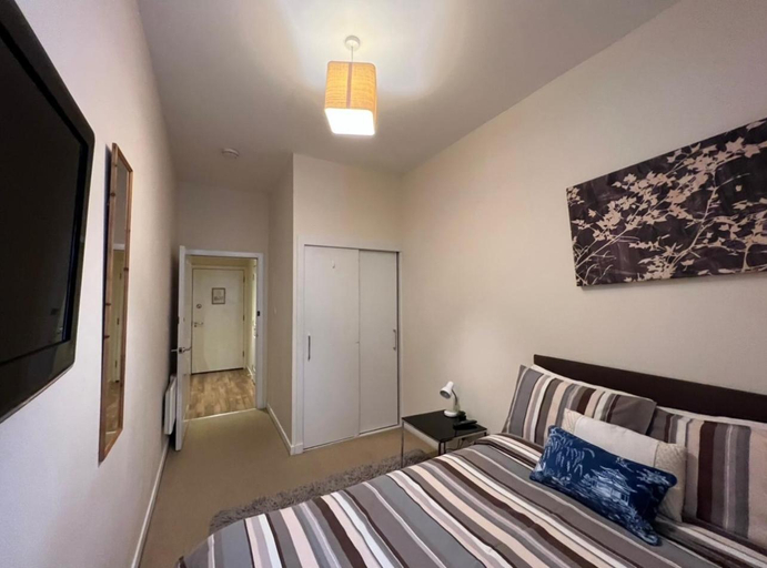 Bedroom 3, Two Bedrooms well equipped flat-NO PARTY, Aberdeen