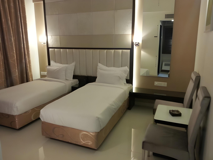 Bedroom, Hotel Silver Inn, Aurangabad