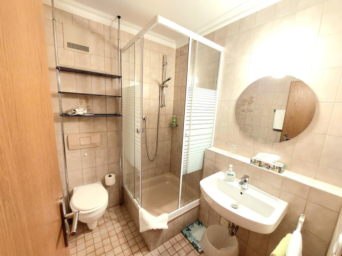 Bathroom, Parkhotel Ruhpolding inklusive Chiemgaukarte, Traunstein