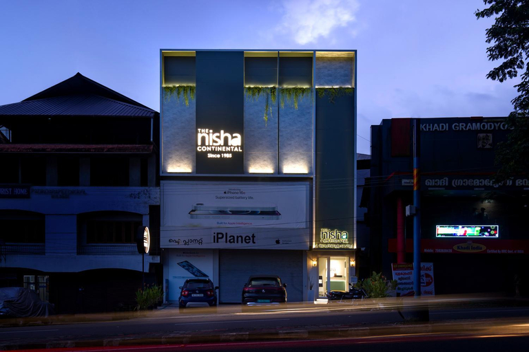 Exterior & Views
