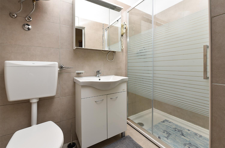 Others 3, Rooms Bale 2150, Bale