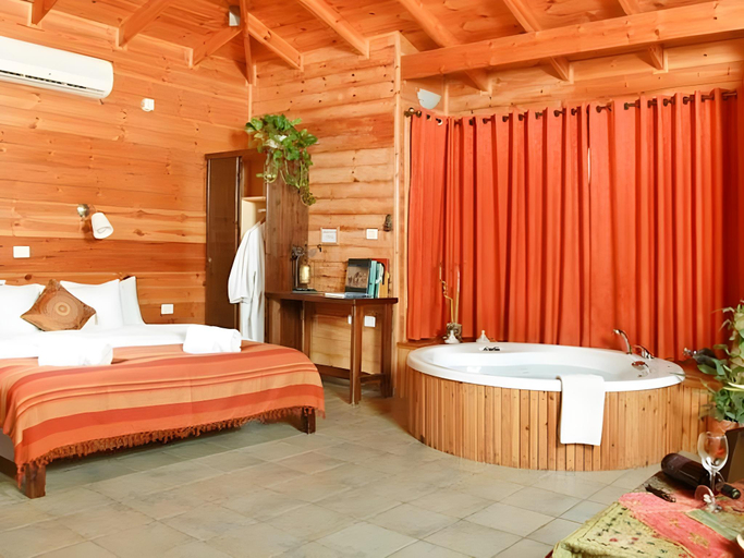 Bedroom 2, Between Water and Sky Guest House