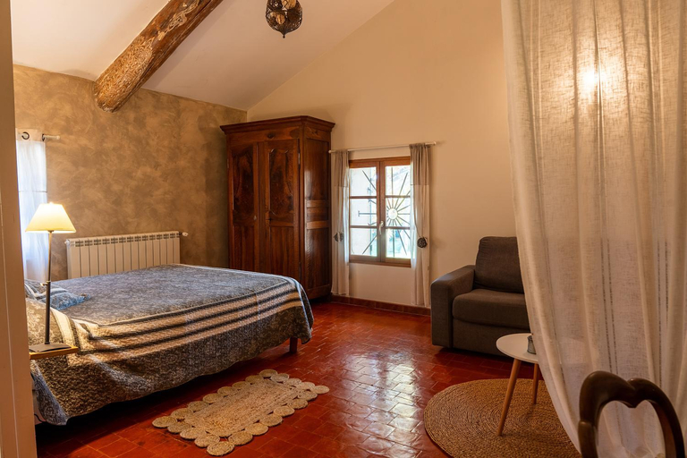 Bedroom 2, Domaine de Bellevue CHAMBRE D'HOTES, Vaucluse