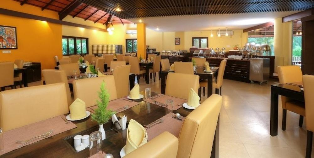 Food & Drinks 5, Kadkani River Resort Ammathi, Kodagu
