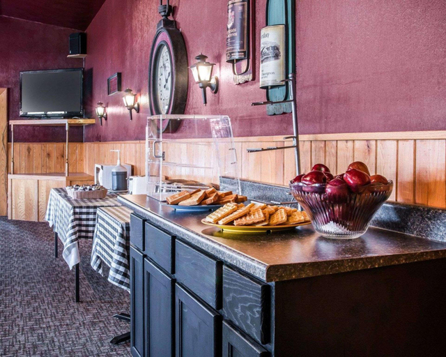 Food & Drinks 4, Quality Inn & Suites Munising, Alger
