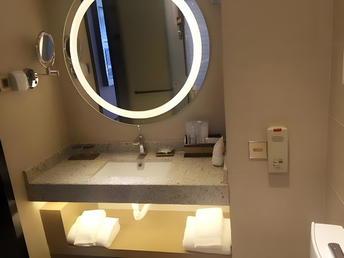 Bathroom 5, Lavande Hotel Guangzhou Ximenkou Metro Station, Guangzhou