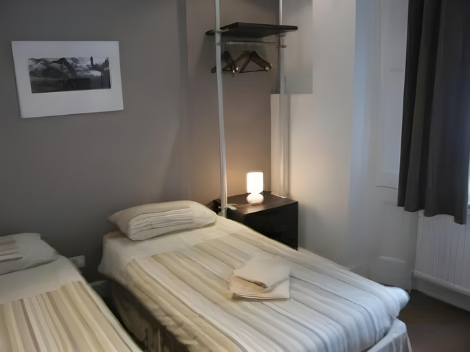 Bedroom 2, Swinton Hotel, London