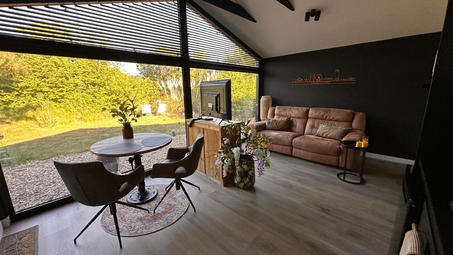 Others 2, B&B het duinhuisje met jacuzzi, gratis parkeren, 2 fietsen te leen, airco, Zandvoort