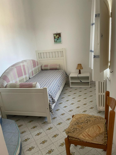 Others 5, Casa La Perla, Napoli