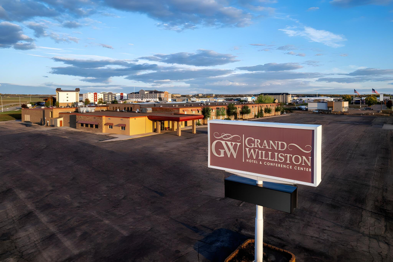 Exterior & Views, Grand Williston Hotel And Conference Center, Williams