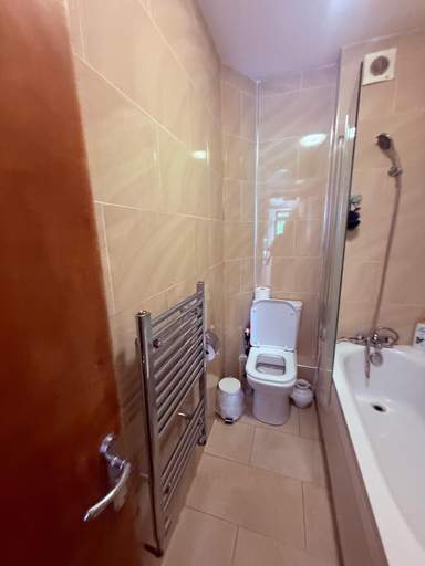 Bathroom 2, Twenty One, London