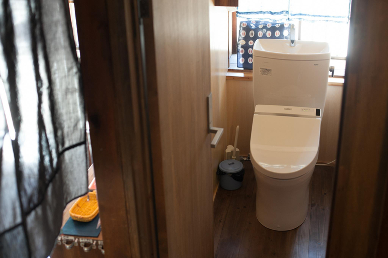 Bathroom 2, Kanazawa Tabi-Ne, Kanazawa
