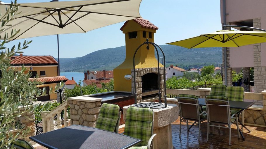 Others 3, Cres Sucic Apartments, Cres