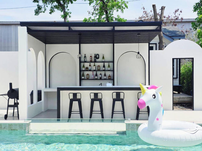 4, Niyham Pool Villa, Bang Phli