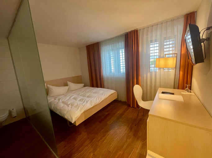 Bedroom 2, Gasthof Rössli Steinhausen, Zug