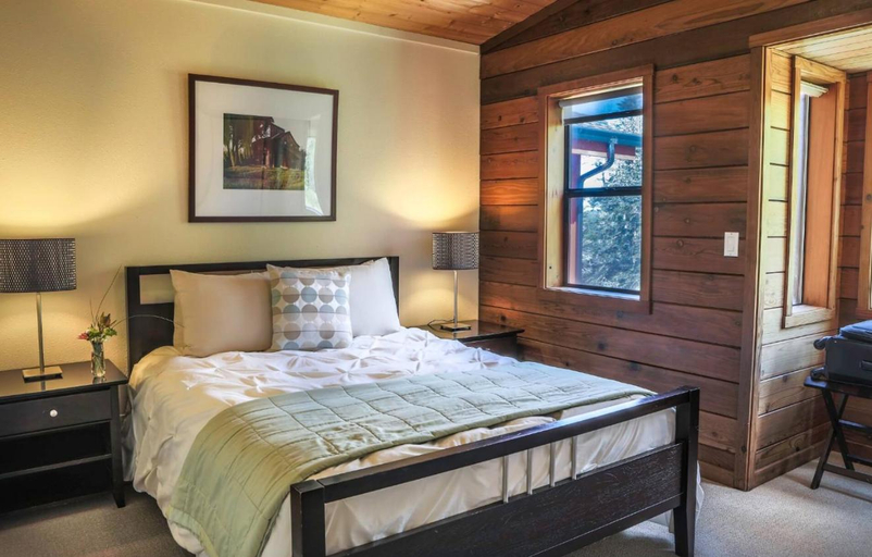 Bedroom 2, COTTAGES AT LITTLE RIVER COVE - BED AND BREAKFAST, Mendocino