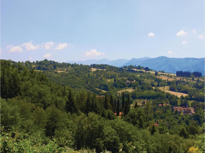 Others 5, Scenic Apartment with Pool, Florence