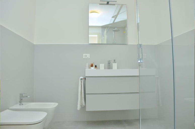 Bathroom 5, Charming apartment with terrace by the sea, Venezia