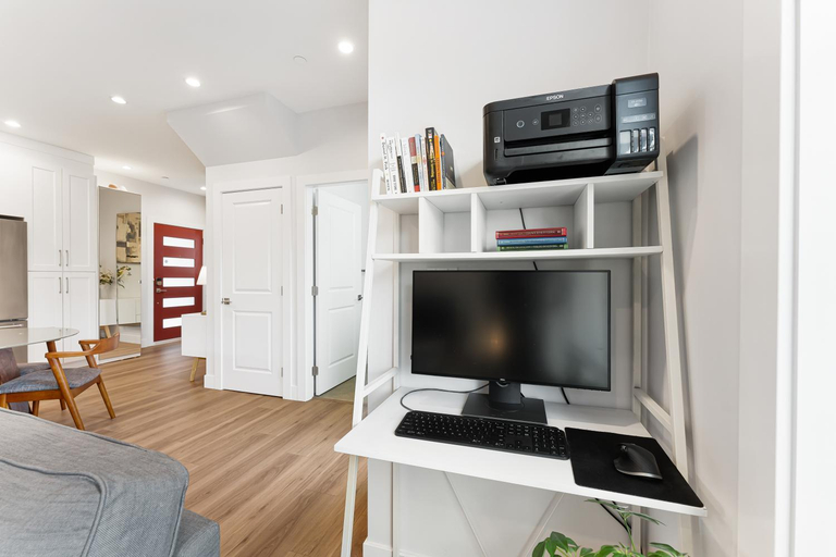 Others 3, Charming 3BR Home in a Lovely Vancouver Neighborhood, Greater Vancouver