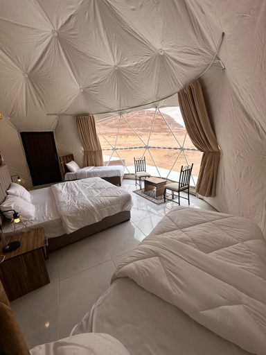 Bedroom 2, Rum Adventure Camp, Quaira