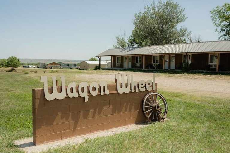 Exterior & Views 1, The Wagon Wheel, Pennington